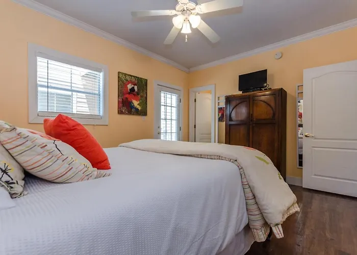 Five O'clock Somewhere 4bd By Pkrm * Pensacola