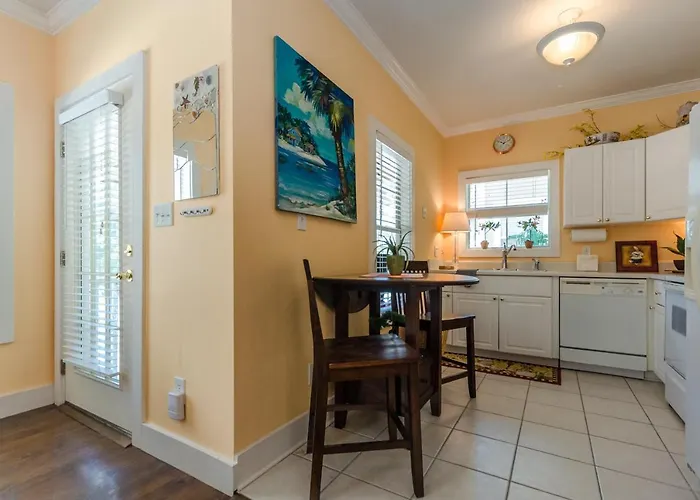 Five O'clock Somewhere 4bd By Pkrm * Pensacola
