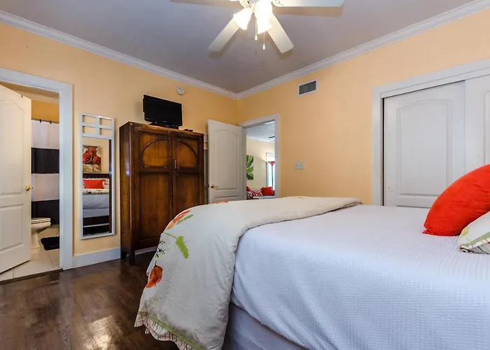 Five O'clock Somewhere 4bd By Pkrm Apartment Pensacola