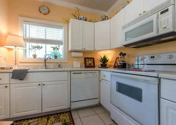 Five O'clock Somewhere 4bd By Pkrm Apartment Pensacola