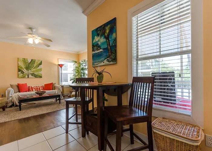 Apartment Five O'clock Somewhere 4bd By Pkrm
